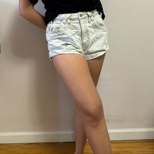 Princess Polly rolled light wash denim shorts some days lovin